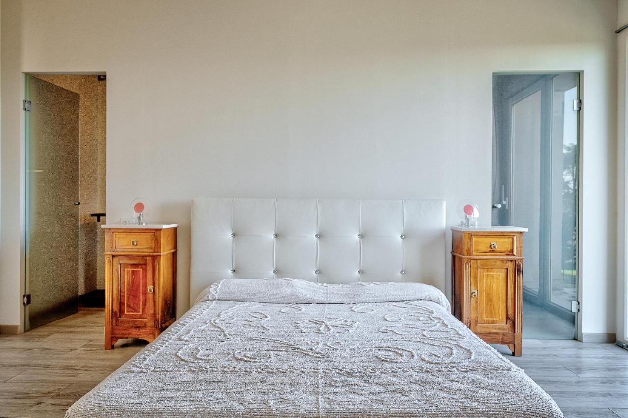 Villa Il Poggino - Modern House フォイアーノ・デッラ・キアーナ エクステリア 写真